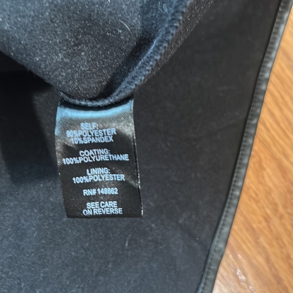 TORRID VEGAN LEATHER STRETCHY LACE UP PEPLUM BLACK TOP SIZE 4 - Picture 8 of 9